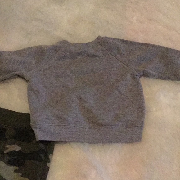 Old Navy baby boy outfit 6-12 months - Picture 6 of 6